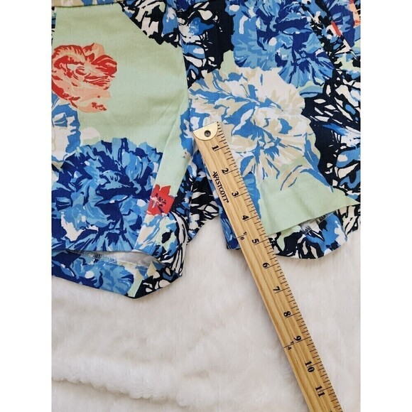J Crew Floral Shorts stretch with side zip, *missing the eye close* see pic sz 2 - Picture 6 of 7